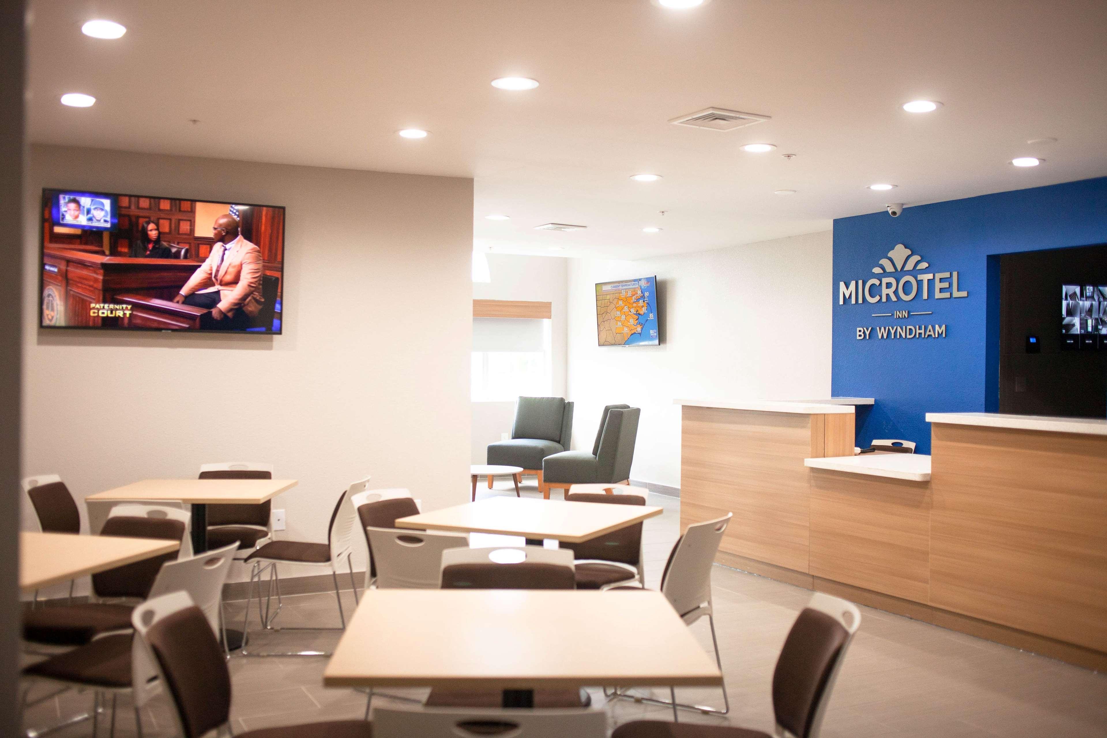 Microtel Inn & Suites By Wyndham Camp Lejeune/Джексонвилл Экстерьер фото